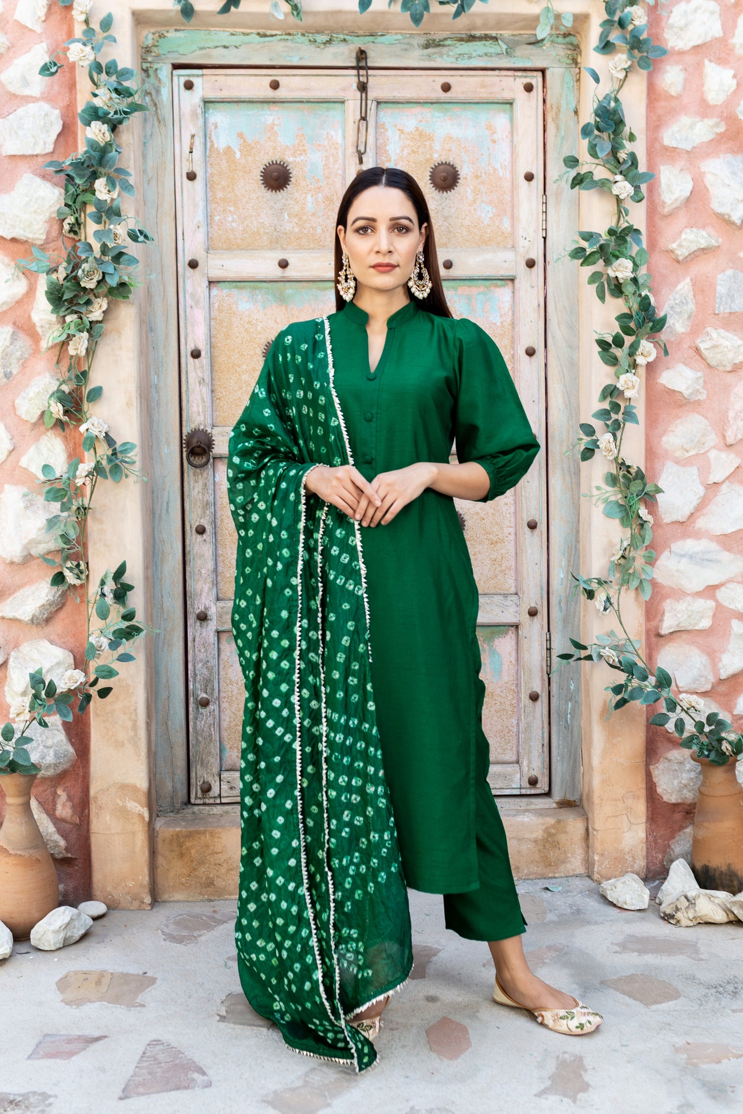 Emerald Green Silk Kurta And Pant With Bandhej Dupatta (Set of 3)