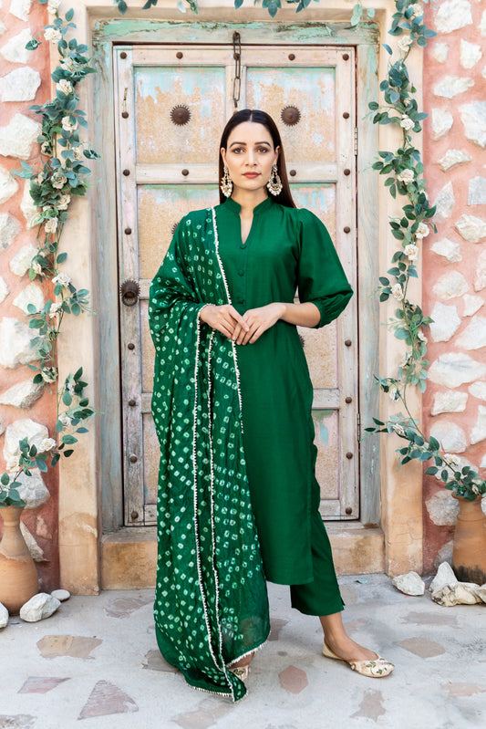 Emerald Green Silk Kurta And Pant With Bandhej Dupatta (Set of 3)