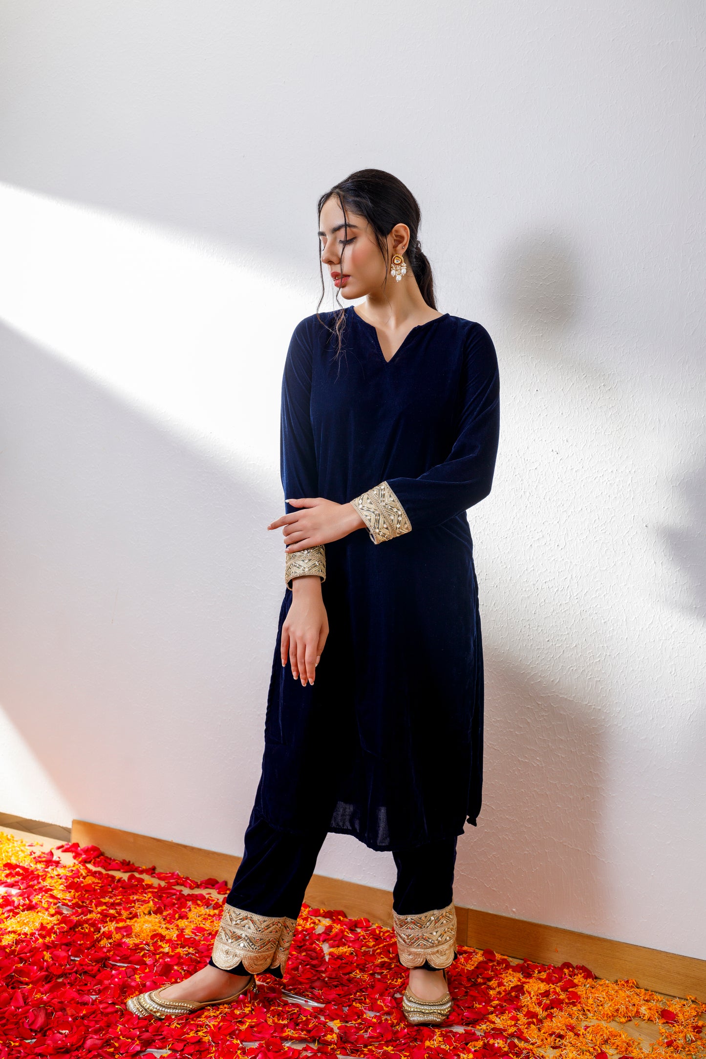 Navy blue velvet kurta with palazzo (set of 2)