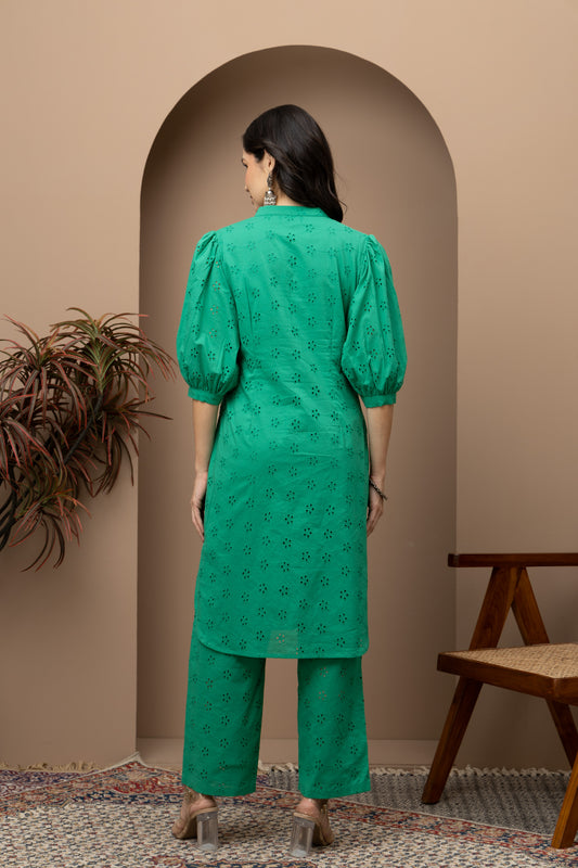 Green Schiffli Embroidered Kurta and Pants Co-ords Set (Set of 2)
