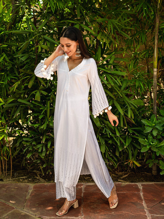 Nysa white chikankari kurta set
