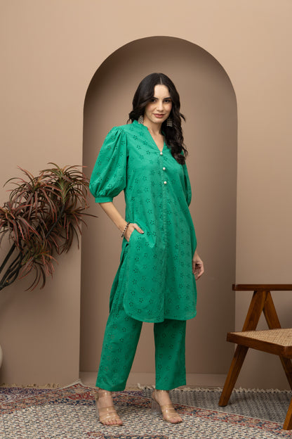 Green Schiffli Embroidered Kurta and Pants Co-ords Set (Set of 2)